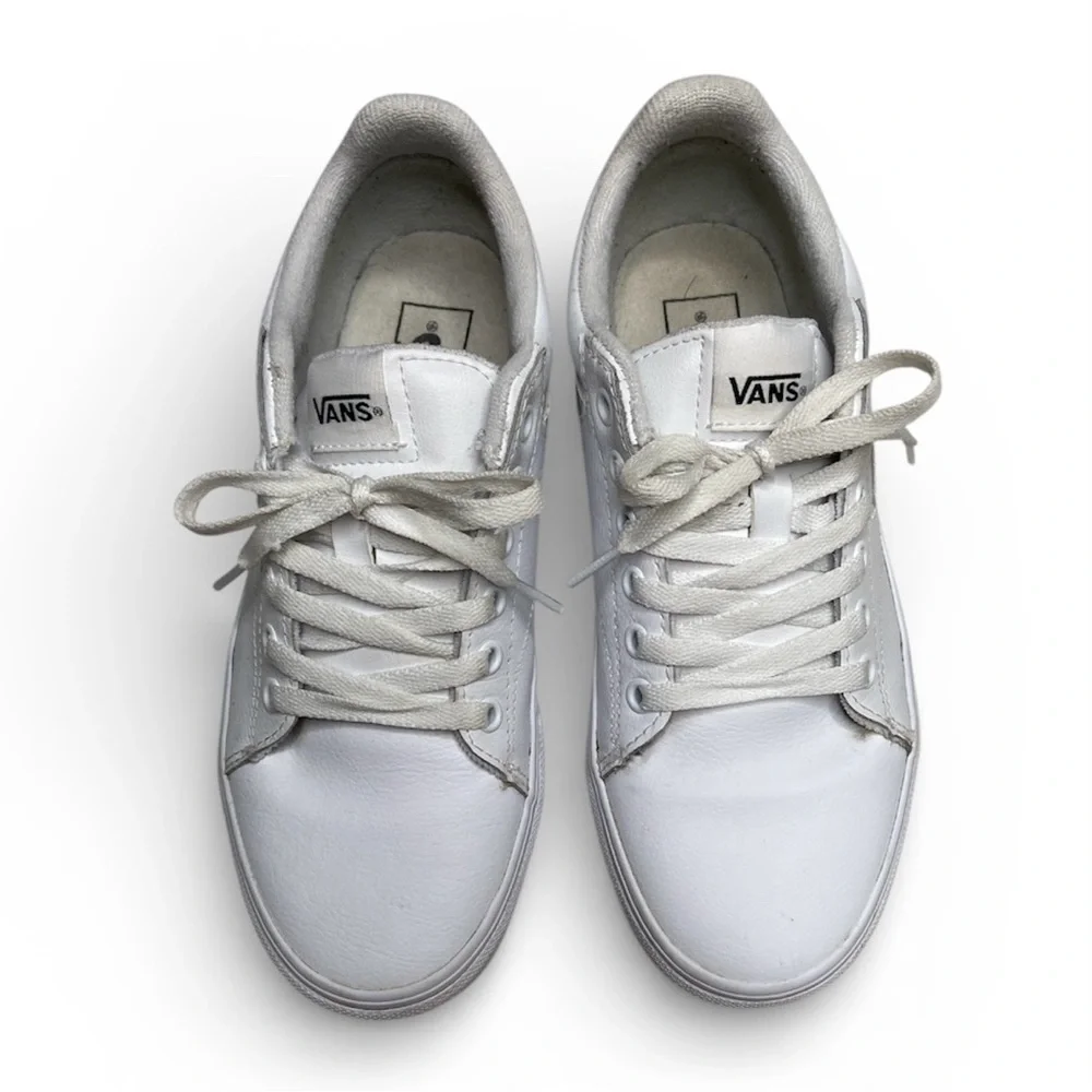 Vans White Leather Women’s Seldan Skate Sneaker Size 8.5